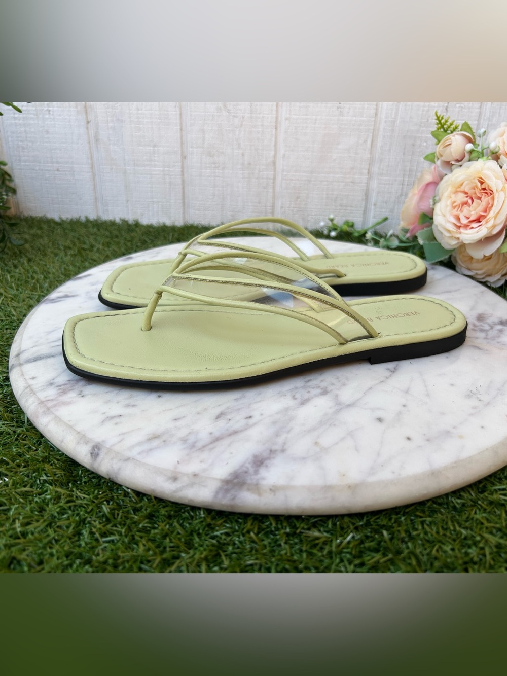 VERONICA BEARD 
Clea Jelly Flip-Flop Sandal
Jelly: Clear/Light Pistachio
Sz 7 - Picture 11 of 15
